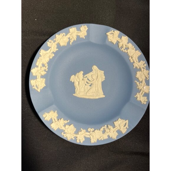Wedgewood Vintage Blue Jasperware Ashtray Trinket Dish Set of 4 - Picture 4 of 13
